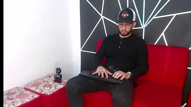 Snapshot of maxXximo777 chatting on January 2025 05:11:01 AM maxXximo777 online show from January 2025 05:11:01 AM