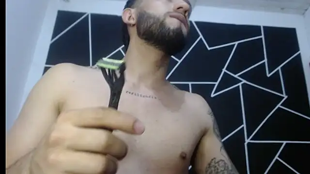 Snapshot of maxXximo777 chatting on January 2025 11:43:01 PM maxXximo777 online show from January 2025 11:43:01 PM