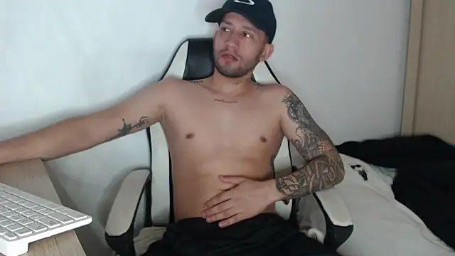 Snapshot of maxXximo777 chatting on January 2025 03:44:02 AM maxXximo777 online show from January 2025 03:44:02 AM