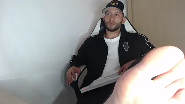 Snapshot of maxXximo777 chatting on February 2025 02:40:01 AM maxXximo777 online show from February 2025 02:40:01 AM