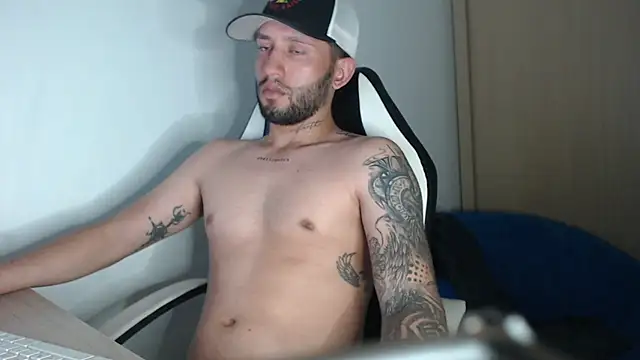 Snapshot of maxXximo777 chatting on February 2025 11:51:02 PM maxXximo777 online show from February 2025 11:51:02 PM