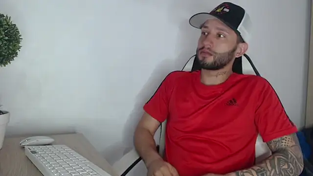 Snapshot of maxXximo777 chatting on February 2025 03:35:01 PM maxXximo777 online show from February 2025 03:35:01 PM