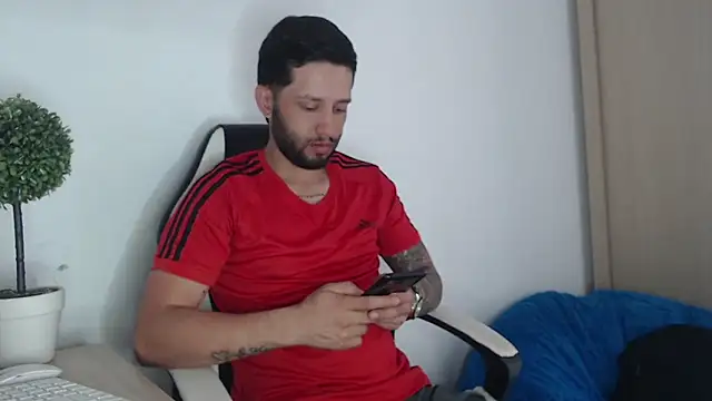 Snapshot of maxXximo777 chatting on February 2025 02:49:01 PM maxXximo777 online show from February 2025 02:49:01 PM