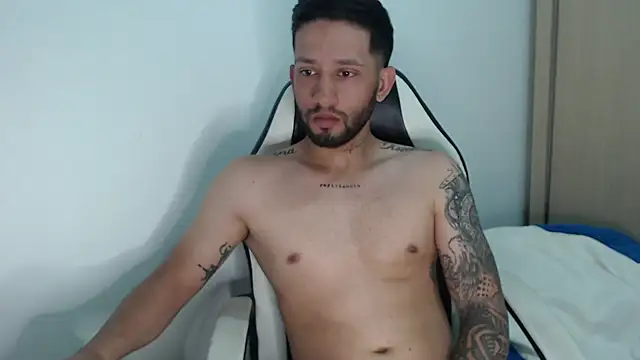 Snapshot of maxXximo777 chatting on February 2025 05:50:01 PM maxXximo777 online show from February 2025 05:50:01 PM