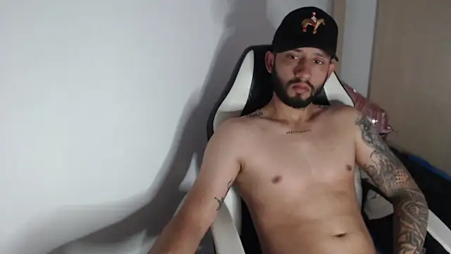 Snapshot of maxXximo777 chatting on March 2025 04:59:02 PM maxXximo777 online show from March 2025 04:59:02 PM