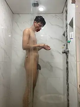 Snapshot of Leo_bunny_hot chatting on December 2024 06:55:01 PM Leo bunny hot online show from December 2024 06:55:01 PM