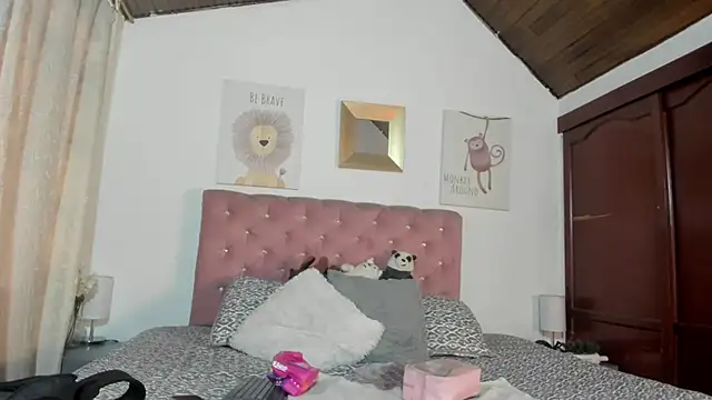 Snapshot of CelessteRedds chatting on January 2026 11:34:01 AM CelessteRedds online show from January 2026 11:34:01 AM