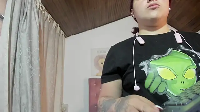 Snapshot of CelessteRedds chatting on January 2026 11:26:02 AM CelessteRedds online show from January 2026 11:26:02 AM