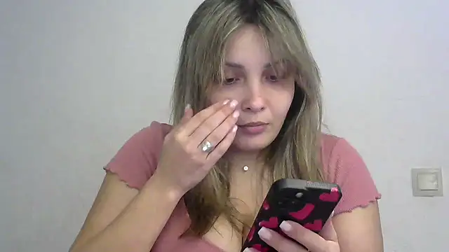 Snapshot of Iskor_ka chatting on January 2025 06:43:01 PM Iskor ka online show from January 2025 06:43:01 PM