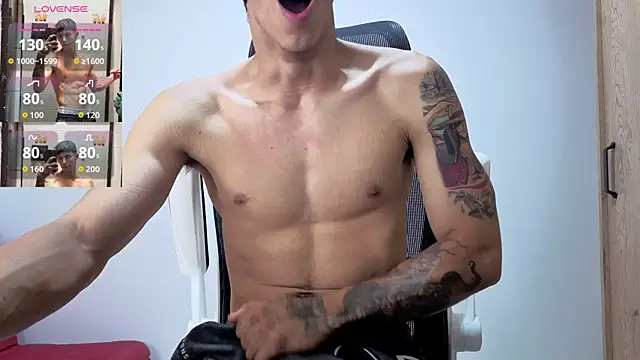 Cristopher23  online show from November 2025 11:38:02 AM