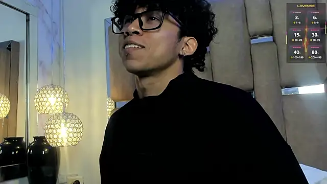 AkazaBoy  online show from February 2026 05:05:02 AM