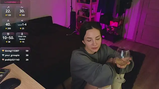 Snapshot of Space_X_Roxy_ chatting on December 2024 09:52:01 PM Space X Roxy  online show from December 2024 09:52:01 PM