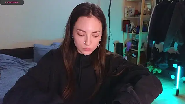 Snapshot of Space_X_Roxy_ chatting on March 2025 05:18:01 PM Space X Roxy  online show from March 2025 05:18:01 PM