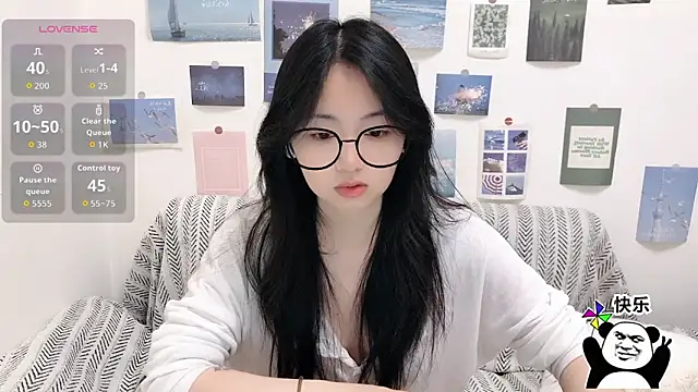 Snapshot of LiLiYbaby chatting on December 2025 06:18:01 AM LiLiYbaby online show from December 2025 06:18:01 AM