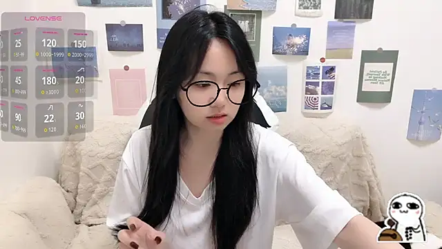 Snapshot of LiLiYbaby chatting on February 2026 06:17:01 AM LiLiYbaby online show from February 2026 06:17:01 AM