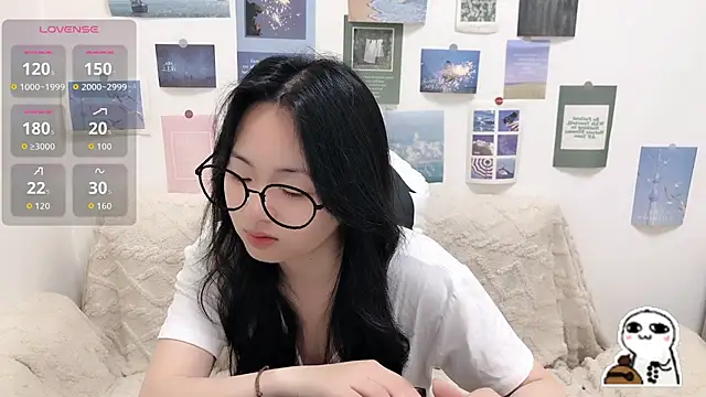 Snapshot of LiLiYbaby chatting on February 2026 06:18:02 AM LiLiYbaby online show from February 2026 06:18:02 AM