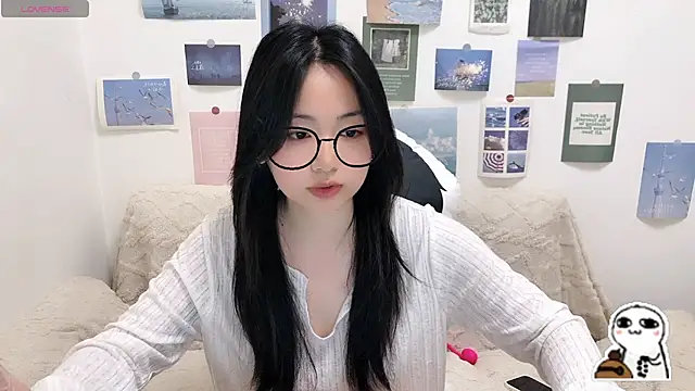 Snapshot of LiLiYbaby chatting on February 2026 06:03:01 AM LiLiYbaby online show from February 2026 06:03:01 AM