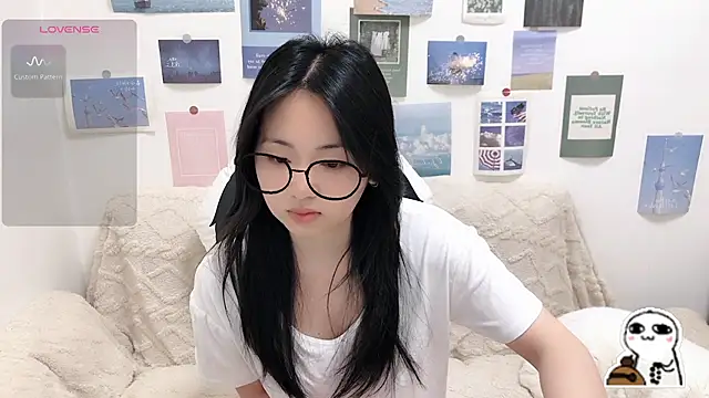 Snapshot of LiLiYbaby chatting on March 2026 06:15:01 AM LiLiYbaby online show from March 2026 06:15:01 AM