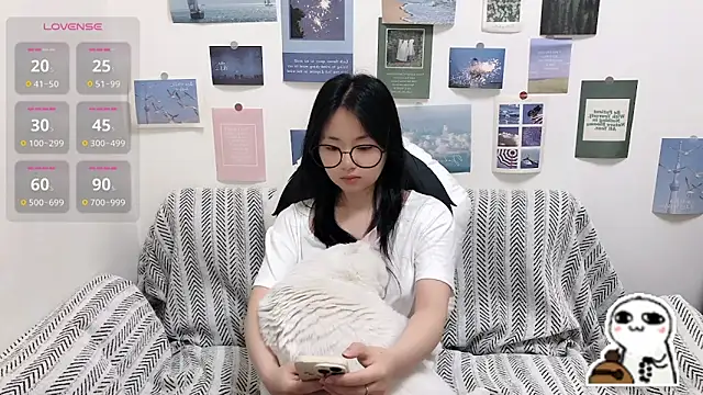 Snapshot of LiLiYbaby chatting on June 2026 06:41:02 AM LiLiYbaby online show from June 2026 06:41:02 AM