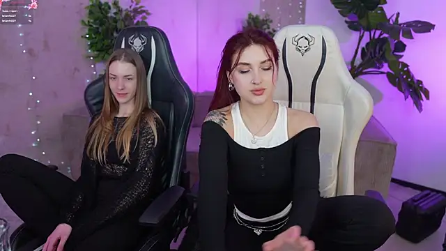 Magnetic Mia  online show from March 2025 10:27:02 PM