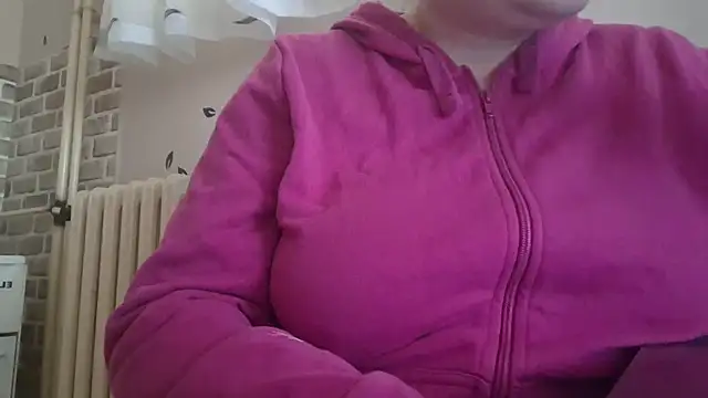 AalinnaK online show from February 2025 01:38:02 PM