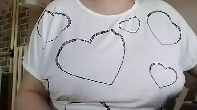 AalinnaK online show from November 2025 12:37:01 PM