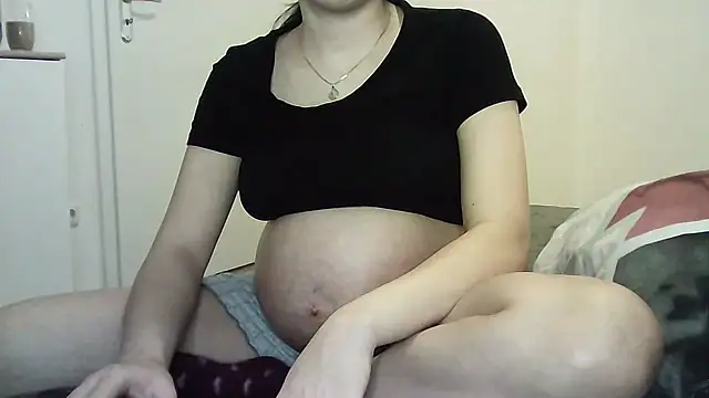 Ahotkittyxxx online show from January 2026 04:01:01 PM