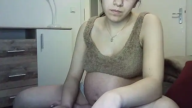 Ahotkittyxxx online show from February 2026 04:17:01 PM