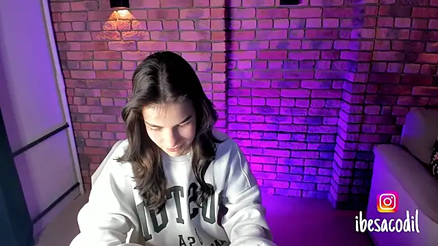 adriana allien online show from January 2025 10:01:01 PM