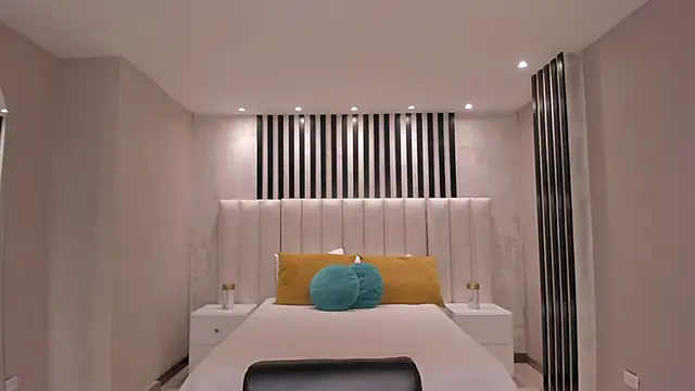 TaraLawrence online show from September 2025 12:56:02 AM