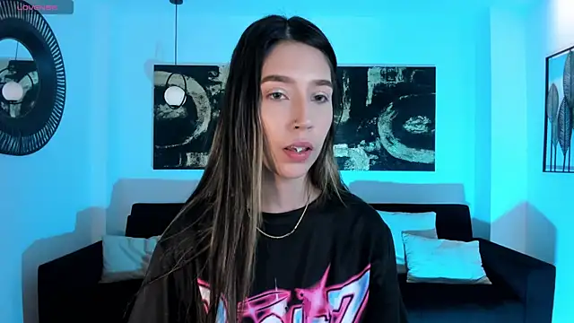 TaraLawrence online show from September 2025 03:43:01 AM