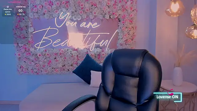 MaddisonLowe online show from November 2025 05:07:01 AM