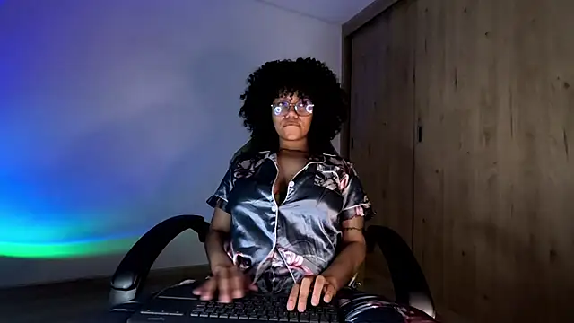 Snapshot of Ale_xandra chatting on July 2026 02:00:02 AM Ale xandra online show from July 2026 02:00:02 AM