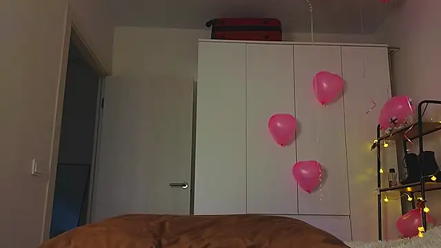 Lili Roze  online show from February 2026 07:51:01 AM