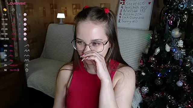 Miatiny online show from December 2024 12:40:02 PM