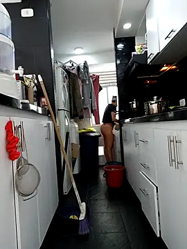 KimPielCanela online show from October 2025 05:17:01 PM