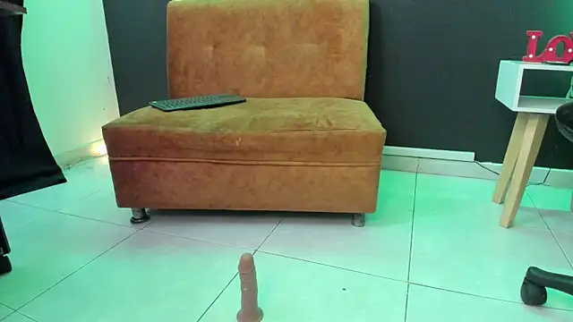 emma sexxy online show from February 2025 02:16:02 PM