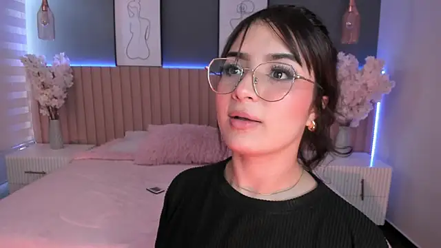 Snapshot of Megan_mooree_ chatting on February 2025 04:08:01 PM Megan mooree online show from February 2025 04:08:01 PM