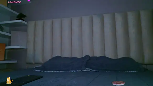 Megan mooree  online show from November 2025 12:16:01 PM