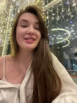 Holly Molii online show from January 2025 11:00:02 AM