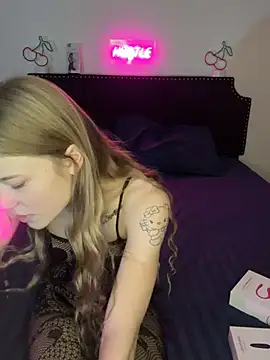 Snapshot of foxy_ana13 chatting on January 2025 01:53:01 AM foxy ana13 online show from January 2025 01:53:01 AM