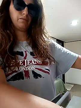 Snapshot of Alexvit2616 chatting on March 2025 02:51:02 AM Alexvit2616 online show from March 2025 02:51:02 AM