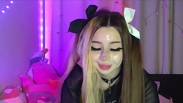 suemeow online show from March 2025 11:42:01 PM