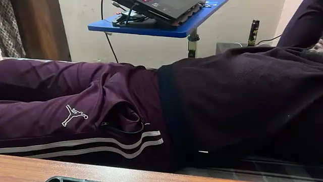 sexyboy09 online show from October 2025 07:47:01 PM