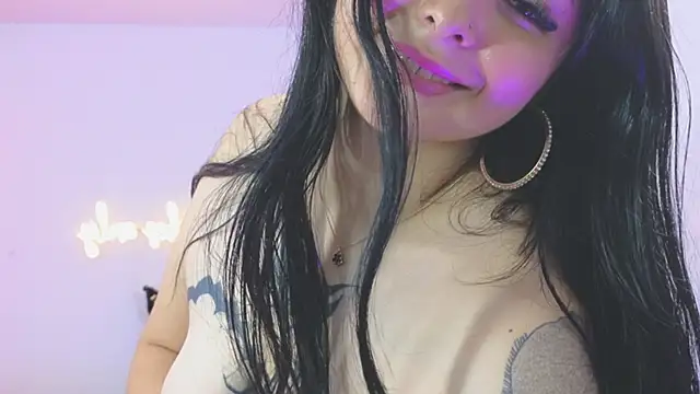 Snapshot of hina_tay chatting on February 2025 10:36:02 AM hina tay online show from February 2025 10:36:02 AM