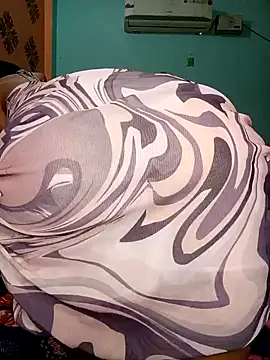 poojaji690 online show from February 2025 05:50:02 AM