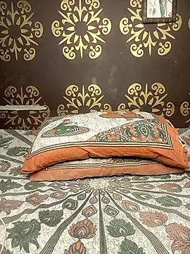 poojaji690 online show from October 2025 05:47:02 AM