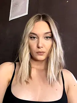 Alisa Rise online show from October 2025 12:01:02 PM