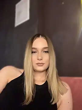 Snapshot of Alisa_Rise chatting on June 2026 08:33:01 PM Alisa Rise online show from June 2026 08:33:01 PM
