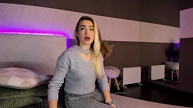 KateOwyns online show from February 2025 01:48:02 PM